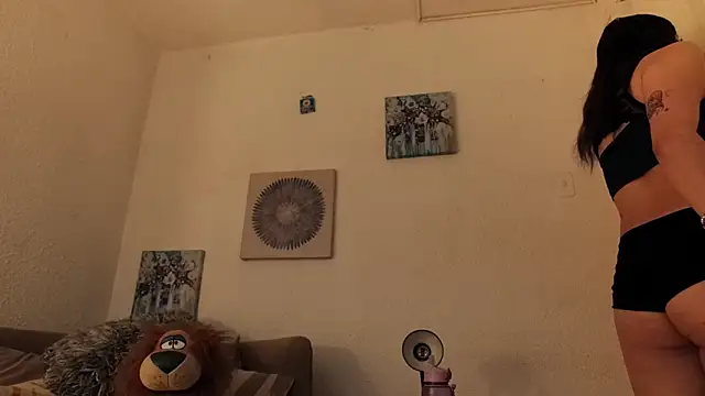 CarolineAikos webcam