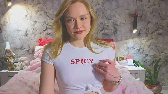 aurora_golden1 - Aurora_Golden1's free webcam