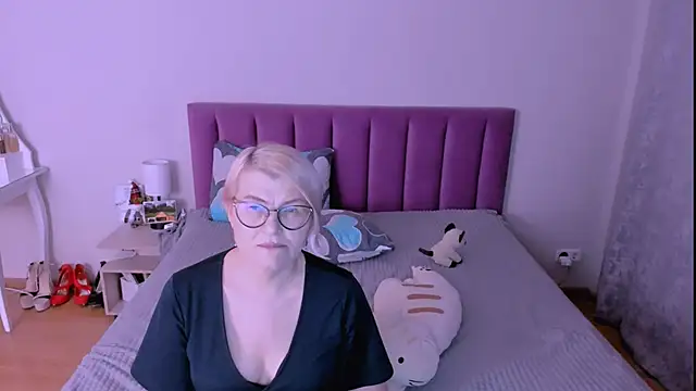 sabrinamacmarren webcam