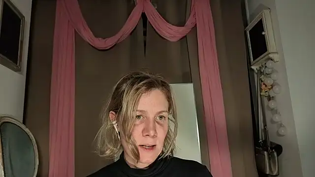 lola_belgium - Lola_Belgium's free webcam - UK Sex Cams