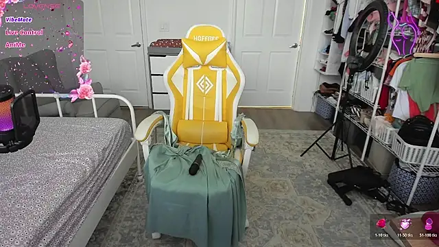 sweetbuttocks1 webcam