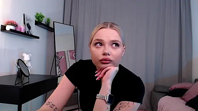 Leslie_Caronn webcam