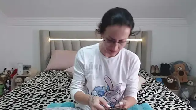 catwoman0001 - CatWoman0001's free webcam - UK Sex Cams