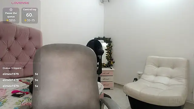 nicoll_crazzy webcam