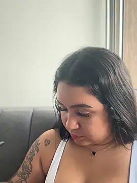 Pretty_Isadora webcam