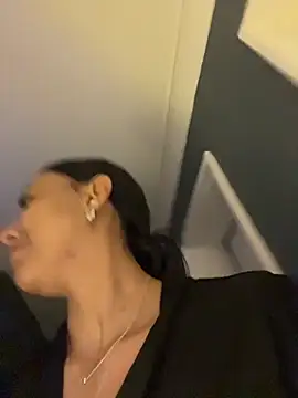 Webcam Model (MiilaBlake)  is live.Free join now!