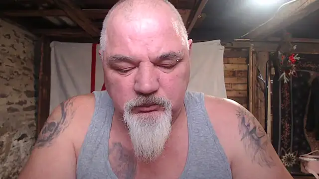 Newfiesausage1972 webcam