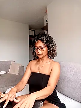 BiiancaEstradaa webcam