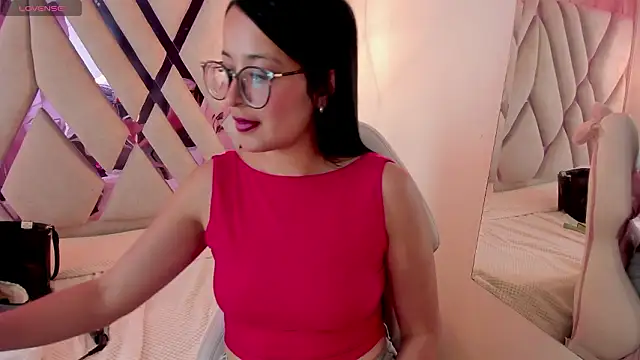 Lovely-martina webcam