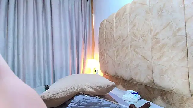 zoe_curvy - Zoe_Curvy's free webcam - UK Sex Cams