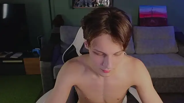 teddylilboy - TeddyLiLboy's free webcam - UK Sex Cams