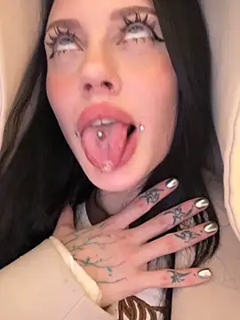 Melissa_crazy from StripChat is Freechat