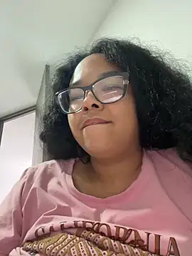 Webcam Model (XMara)  is live.Free join now!