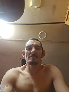 mike42088 - Mike42088's free webcam