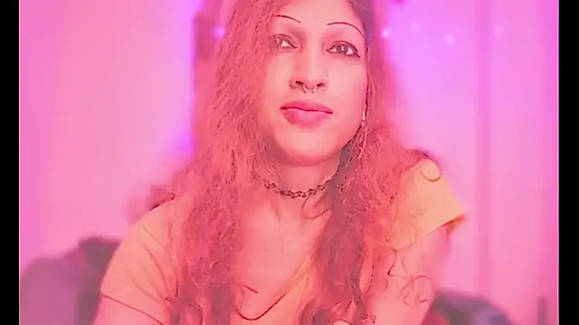 MmmMonikaBabie webcam