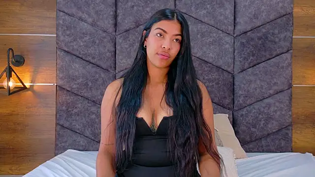 RiriiBrunette__ webcam