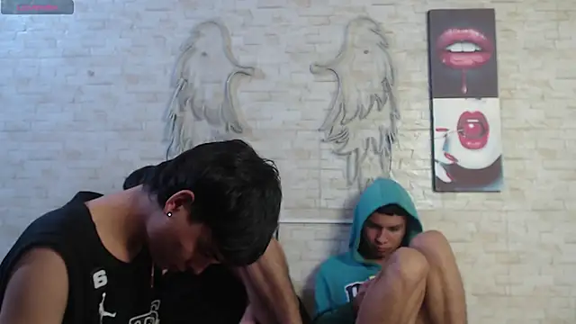 axel_milo_kairo_and_noa webcam