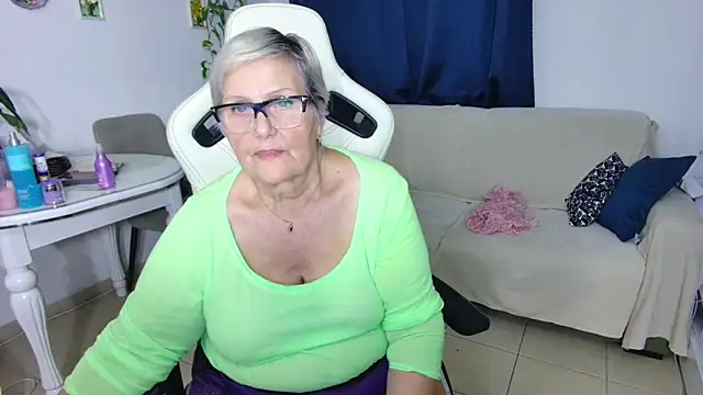 selenna57 - Selenna57's free webcam - UK Sex Cams