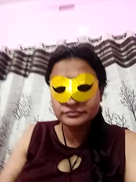 Webcam Model (Gullapi)  is live.Free join now!