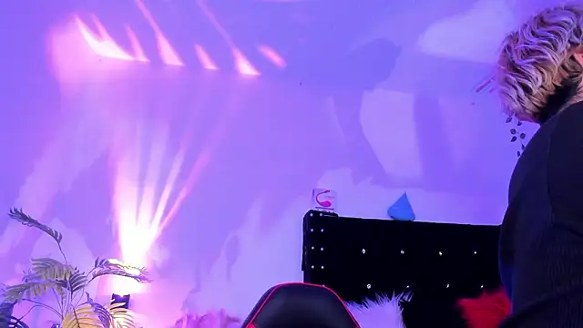 Cooperrosscute233 webcam