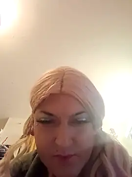 sissytrapdolly24 webcam