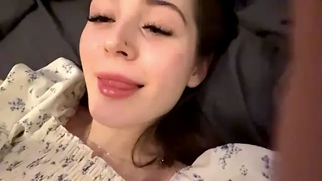 Adel_strongwoman webcam