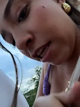 hall_16 (F young) - Dildo in pussy Outside