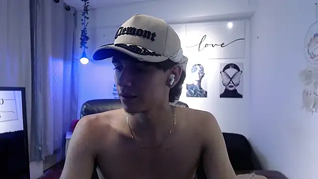 AmethystShadow17 webcam