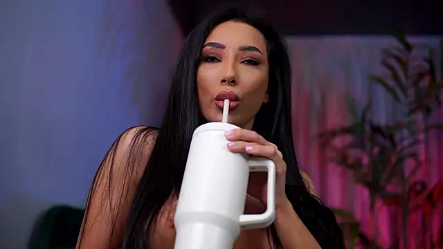 GinaValentinna webcam