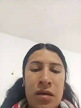 laurahotdirty webcam