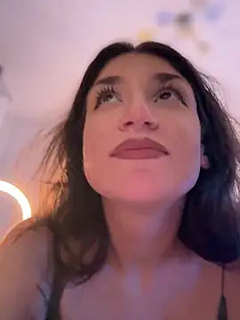 ScarletBloom_ webcam