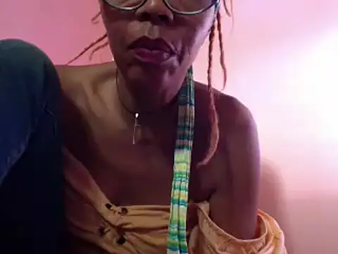 Ladyzee25 webcam