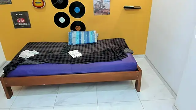 skinnyverus18 webcam