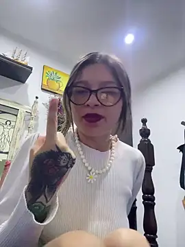 Webcam Model (KoraSweett)  is live.Free join now!