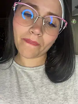 Webcam Model (Veronica_Wins_)  is live.Free join now!