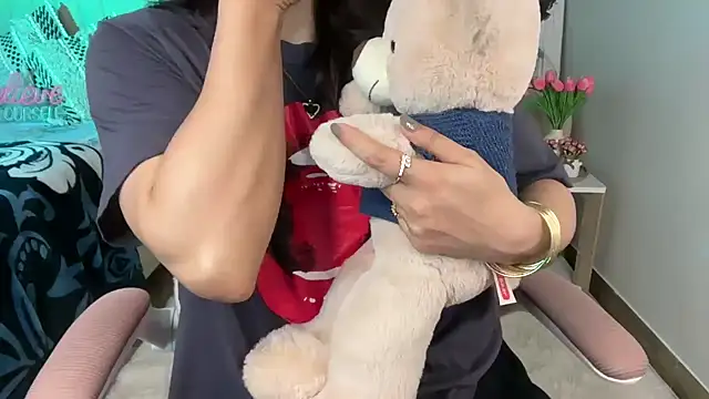 Laila_on_Fire webcam