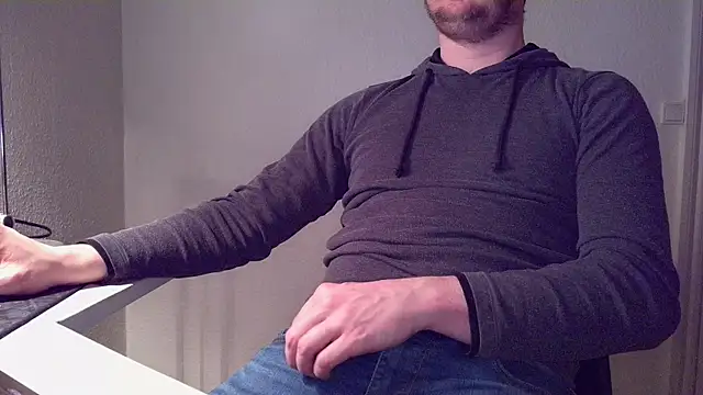 Clamshive777 webcam