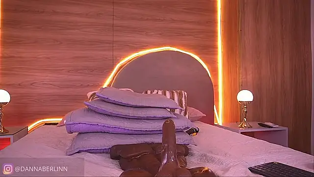 danna_berlin_ (F young) - SHOW SQUIRT