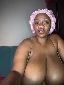 chubbykarisma27 (F young) - Show titties