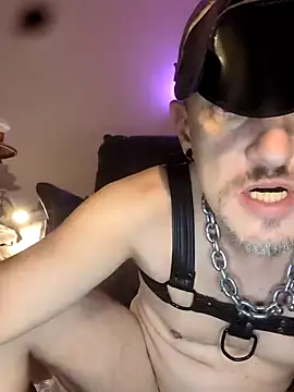 Nyctalopie8579 webcam