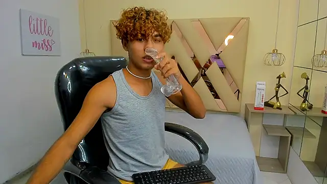 Anyelo_Twink webcam