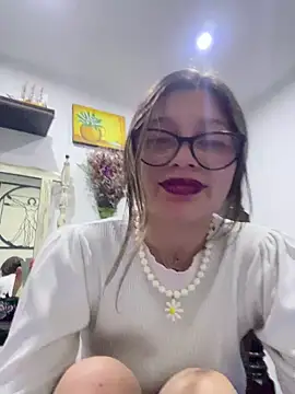 Webcam Model (KoraSweett)  is live.Free join now!