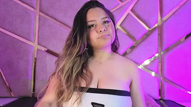 Zafiro_claire webcam