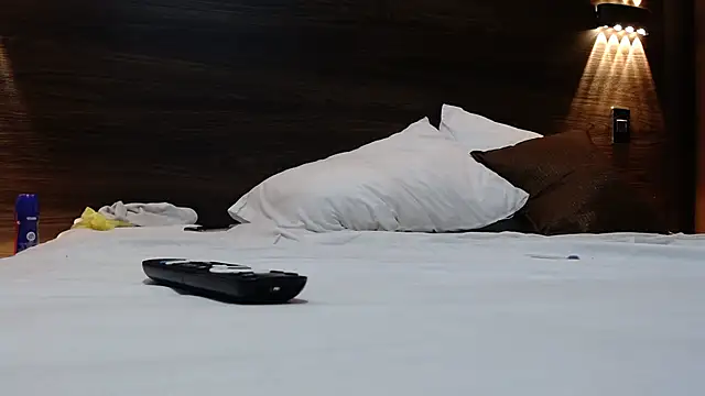 daelaa - DAELAA's free webcam - UK Sex Cams