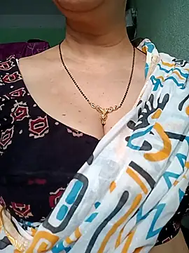 Webcam Model (Rosy-B)  is live.Free join now!