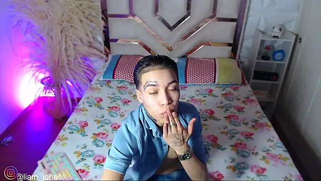Jonesliam23 webcam