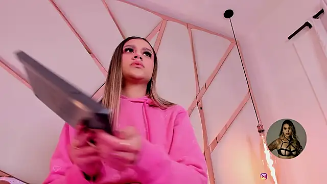 Sophie-velvet webcam