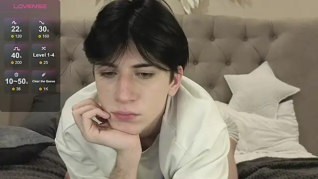 oliver_star_boy_ (M twink) - suck dildo