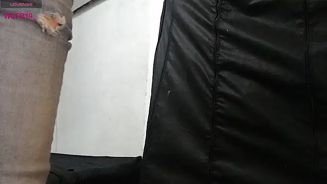 naughtybarbie19 - NaughtyBarbie19's free webcam - UK Sex Cams