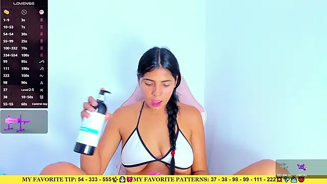 AriannaLewiis webcam